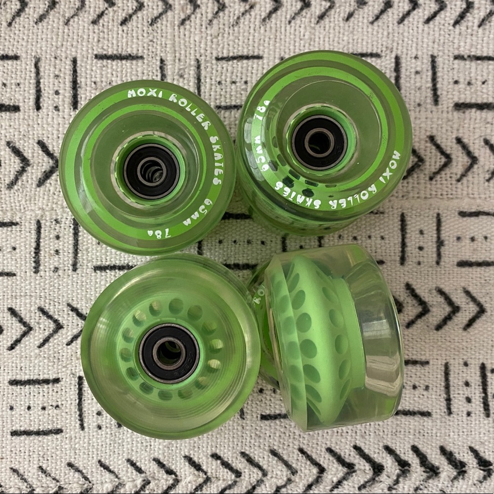 Moxi gummy roller skate wheels honeydew 65mm 78A
